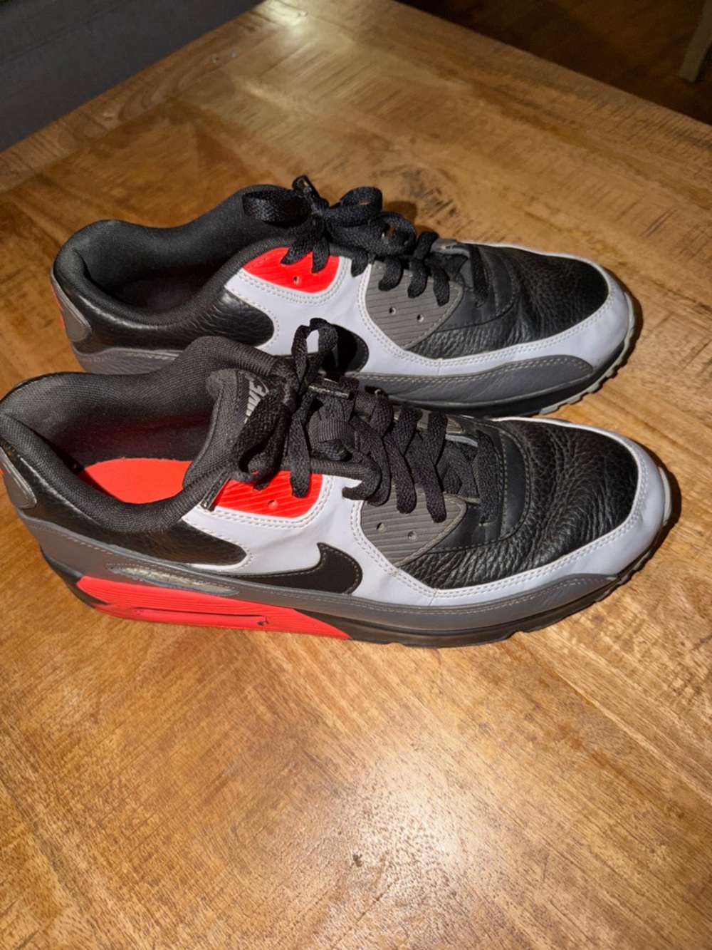 Nike air max 90 Black White and Red Low-Top Sneakers